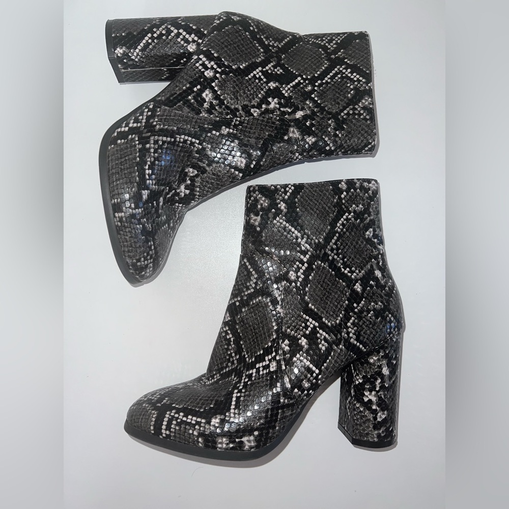 forever 21 python snake print chunky heel size 8 womens